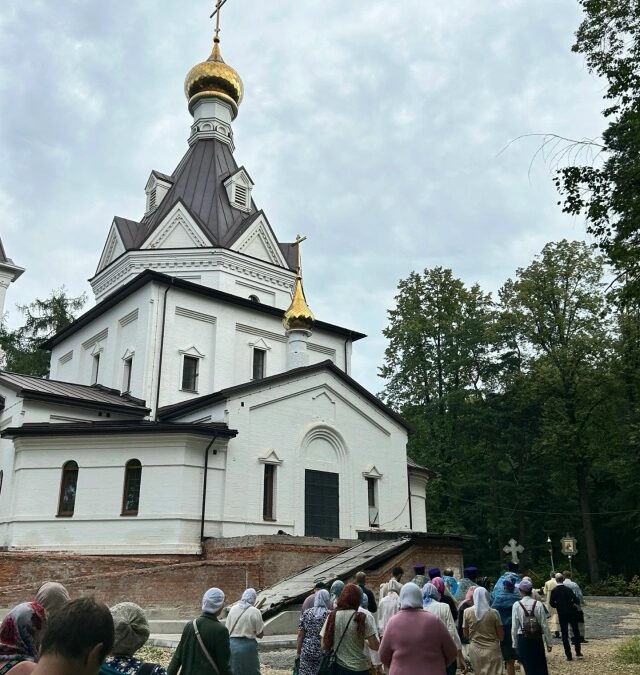 Необходима помощь в уборке Донского храма